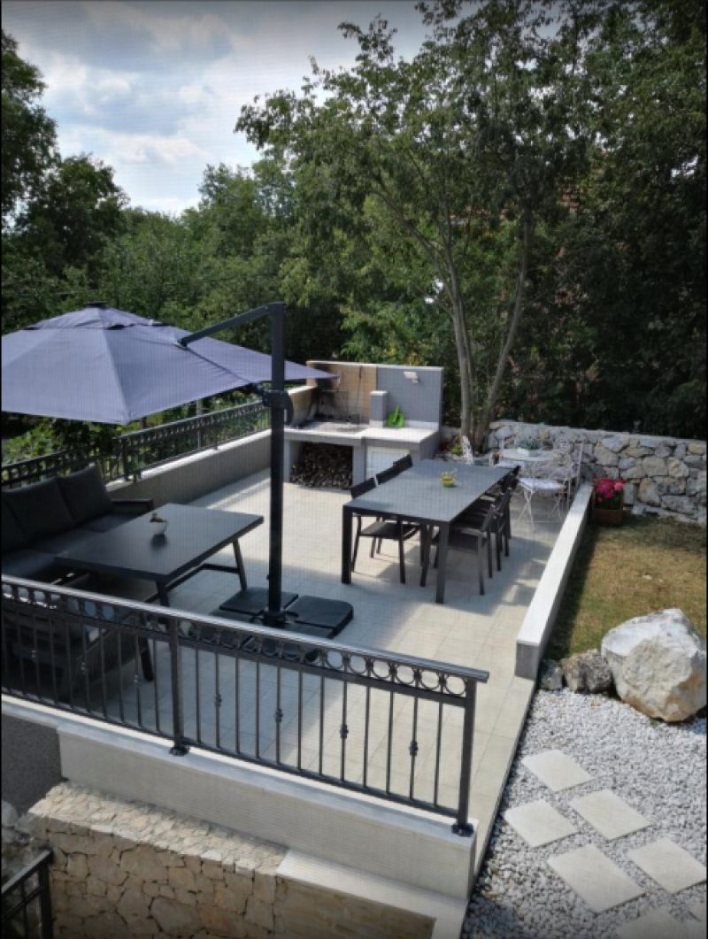 Holiday home Mia with private heated pool and jacuzzi